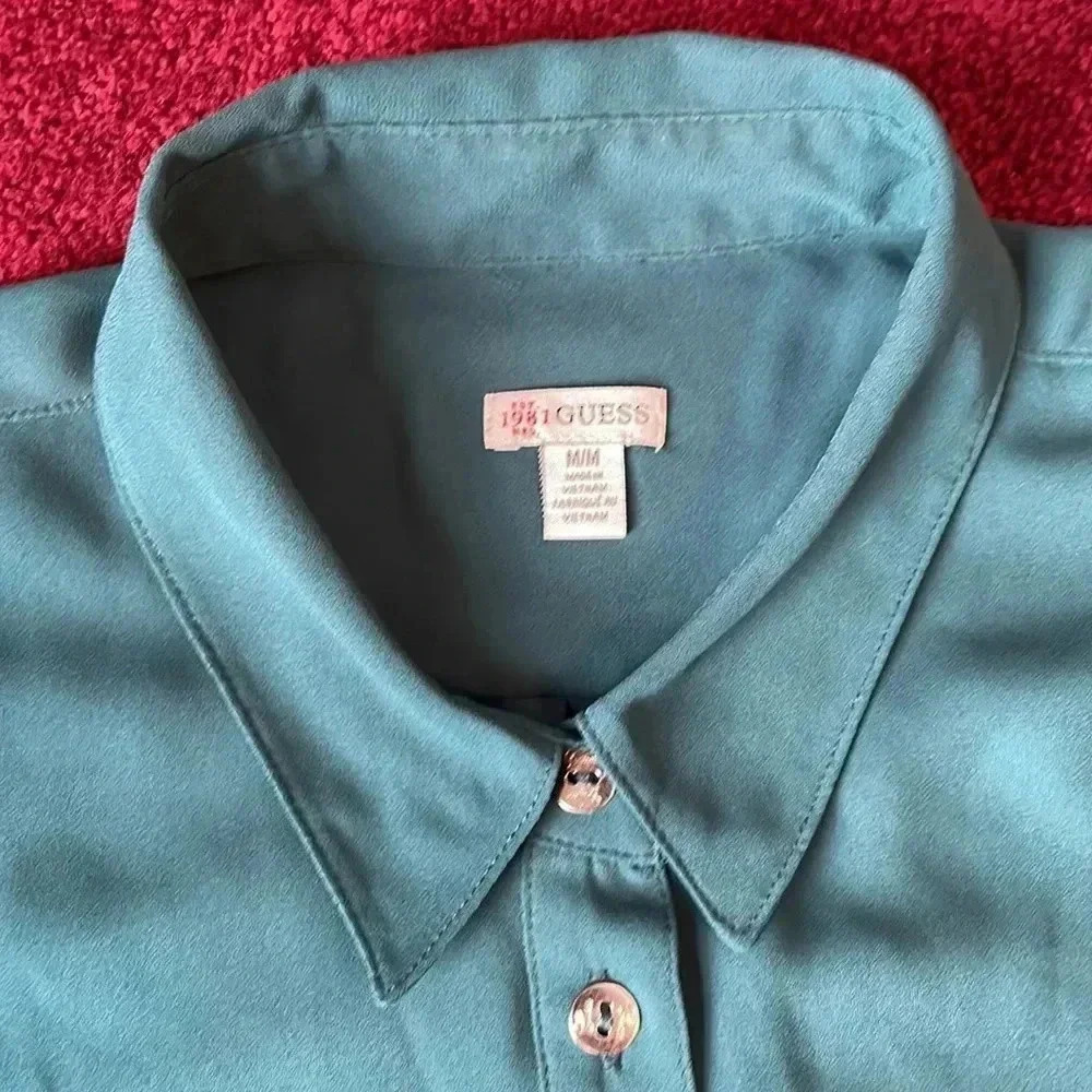 Guess Blouse - Picture 2 of 4